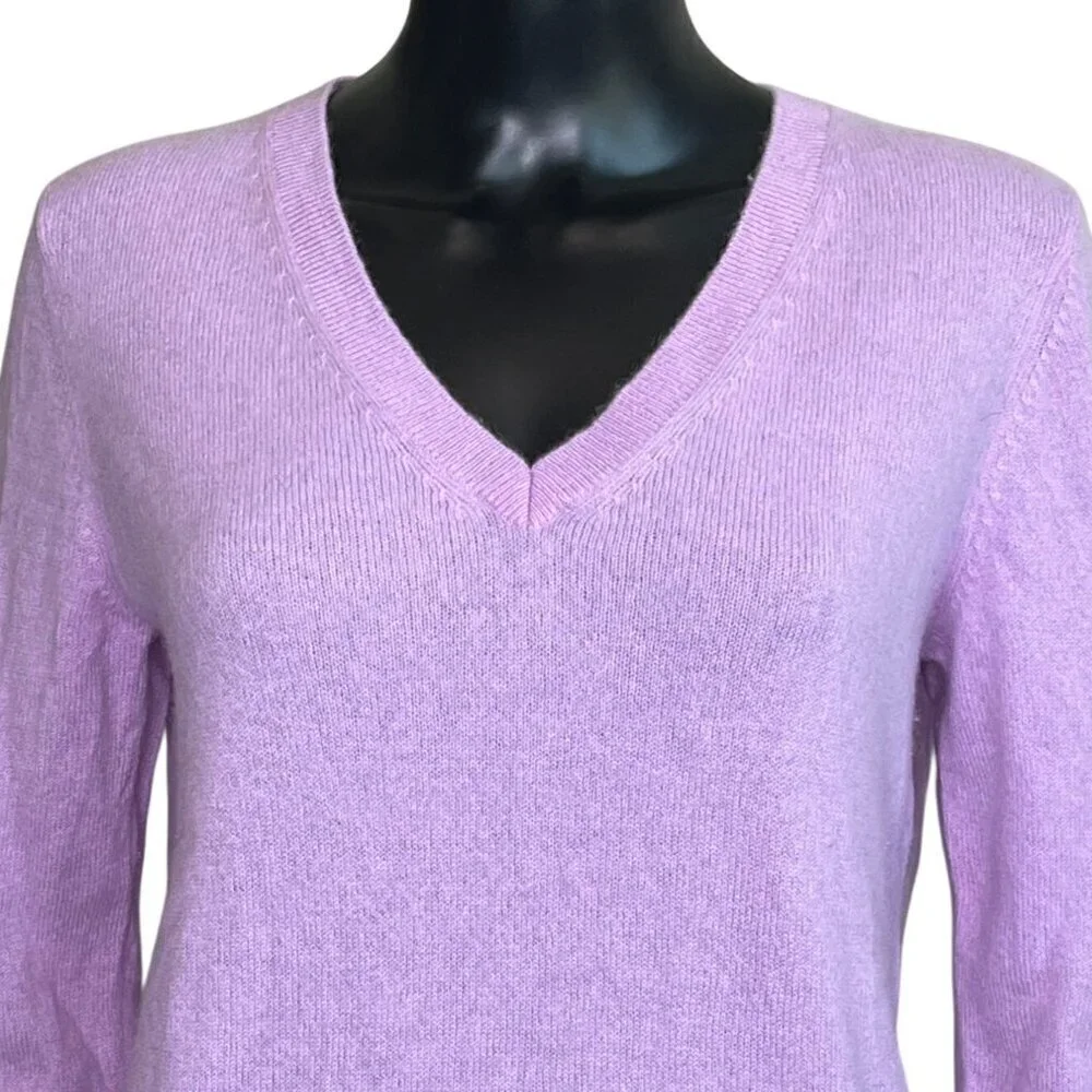 Nordstrom 100% Cashmere Lavender V-Neck Sweater Medium
